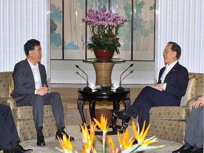 汪洋朱小丹会见曾荫权